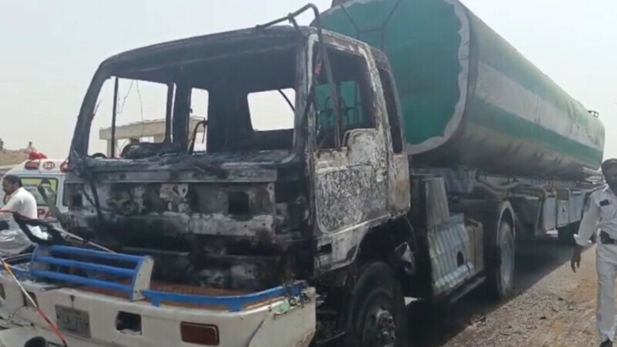 Karachi: Water Tanker Crushes Two Women on Korangi Road, Mob Sets Vehicle on Fire - Bio Points News